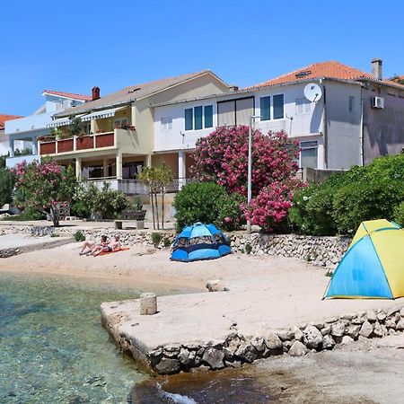 Apartments By The Sea Mandre, Pag - 3084 كولان المظهر الخارجي الصورة