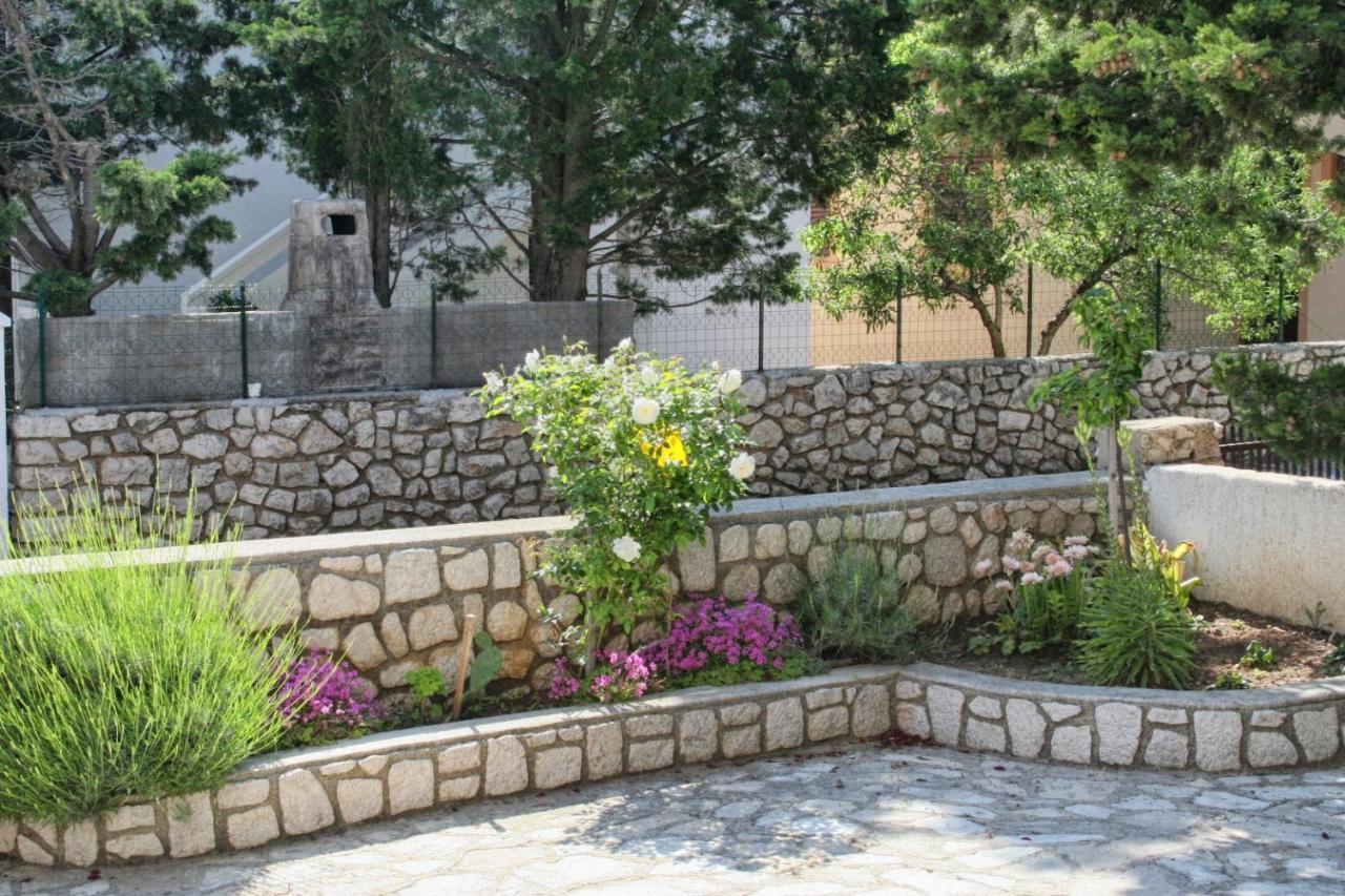 Apartments By The Sea Mandre, Pag - 3084 كولان المظهر الخارجي الصورة