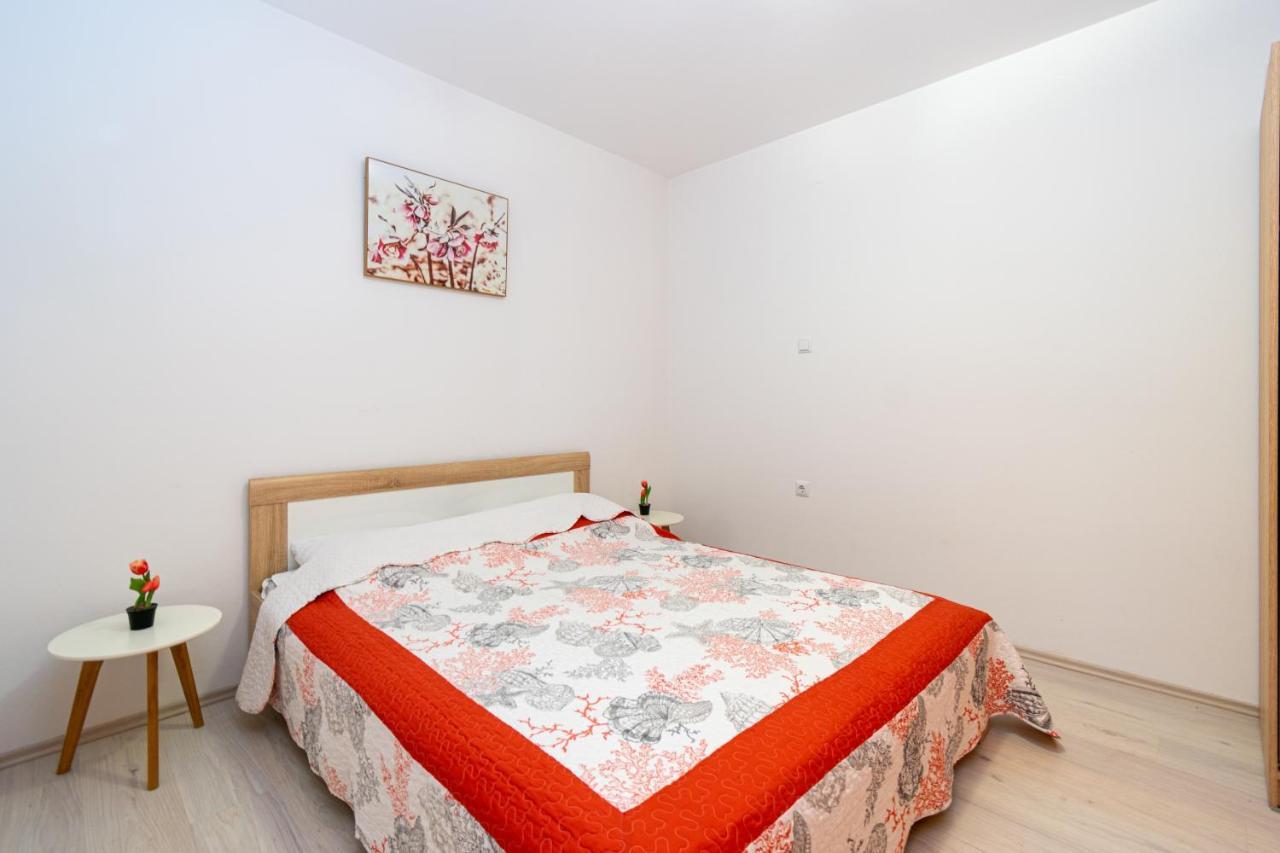 Apartments By The Sea Mandre, Pag - 3084 كولان المظهر الخارجي الصورة