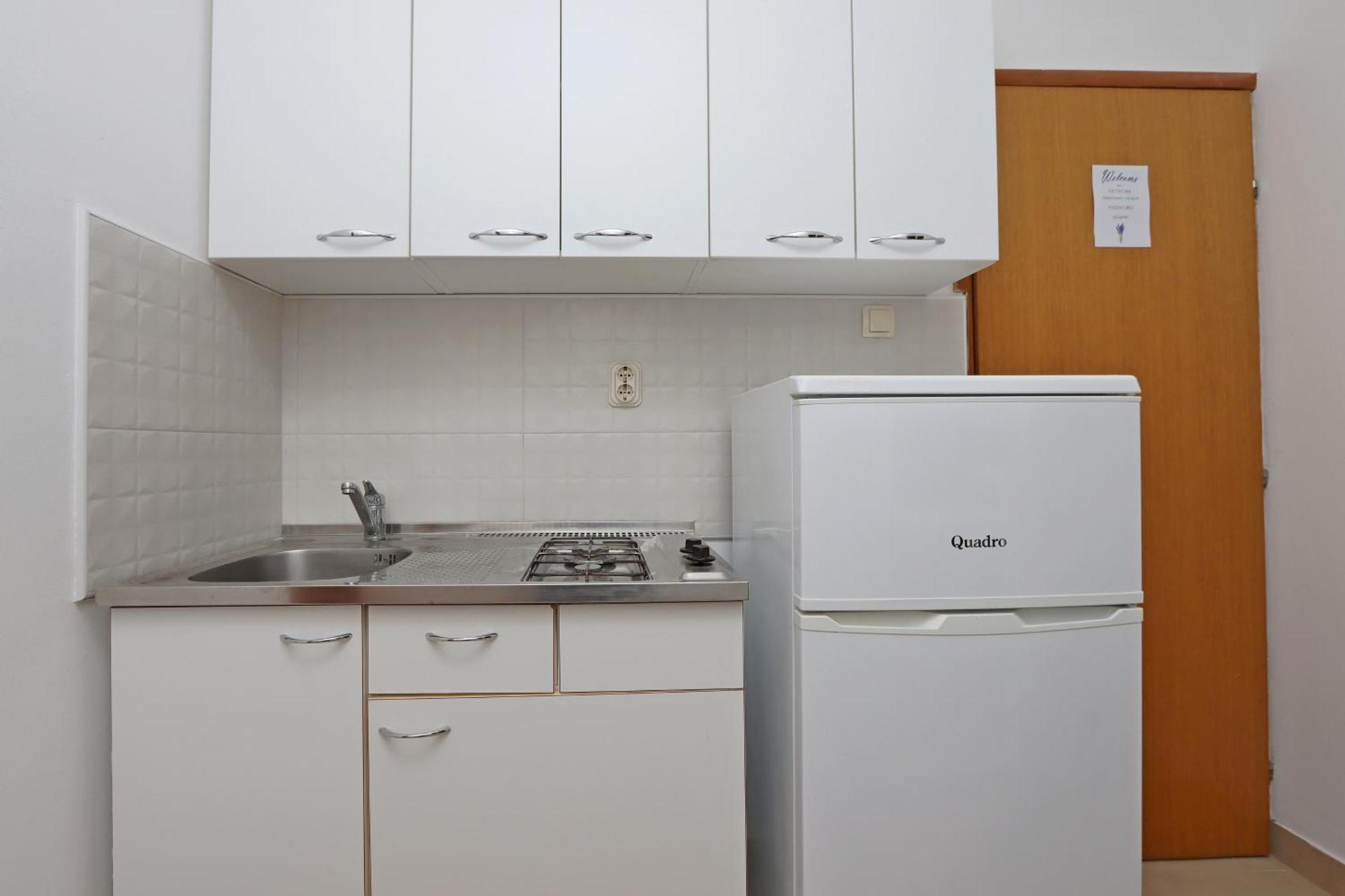 Apartments By The Sea Mandre, Pag - 3084 كولان الغرفة الصورة
