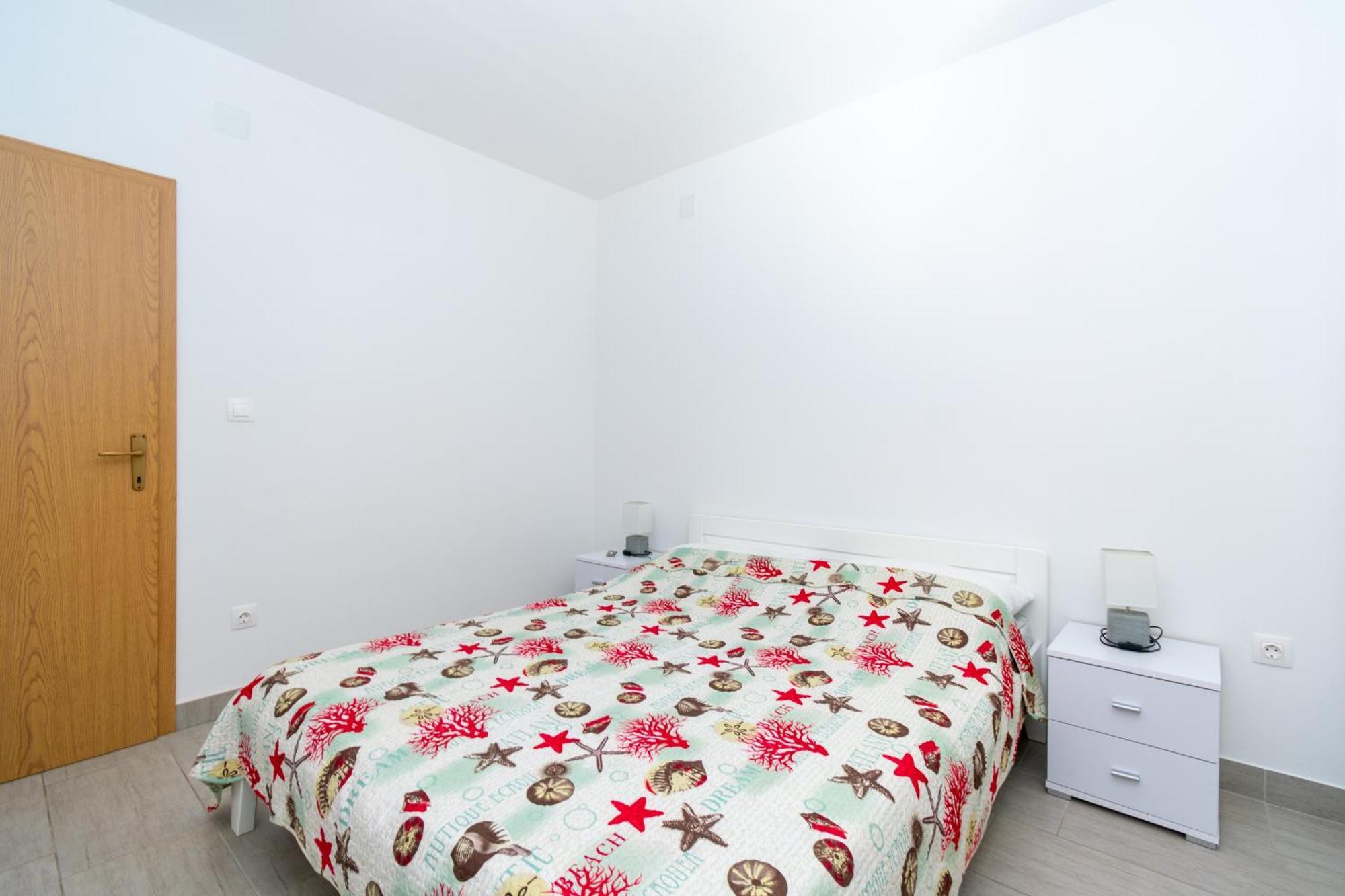 Apartments By The Sea Mandre, Pag - 3084 كولان الغرفة الصورة