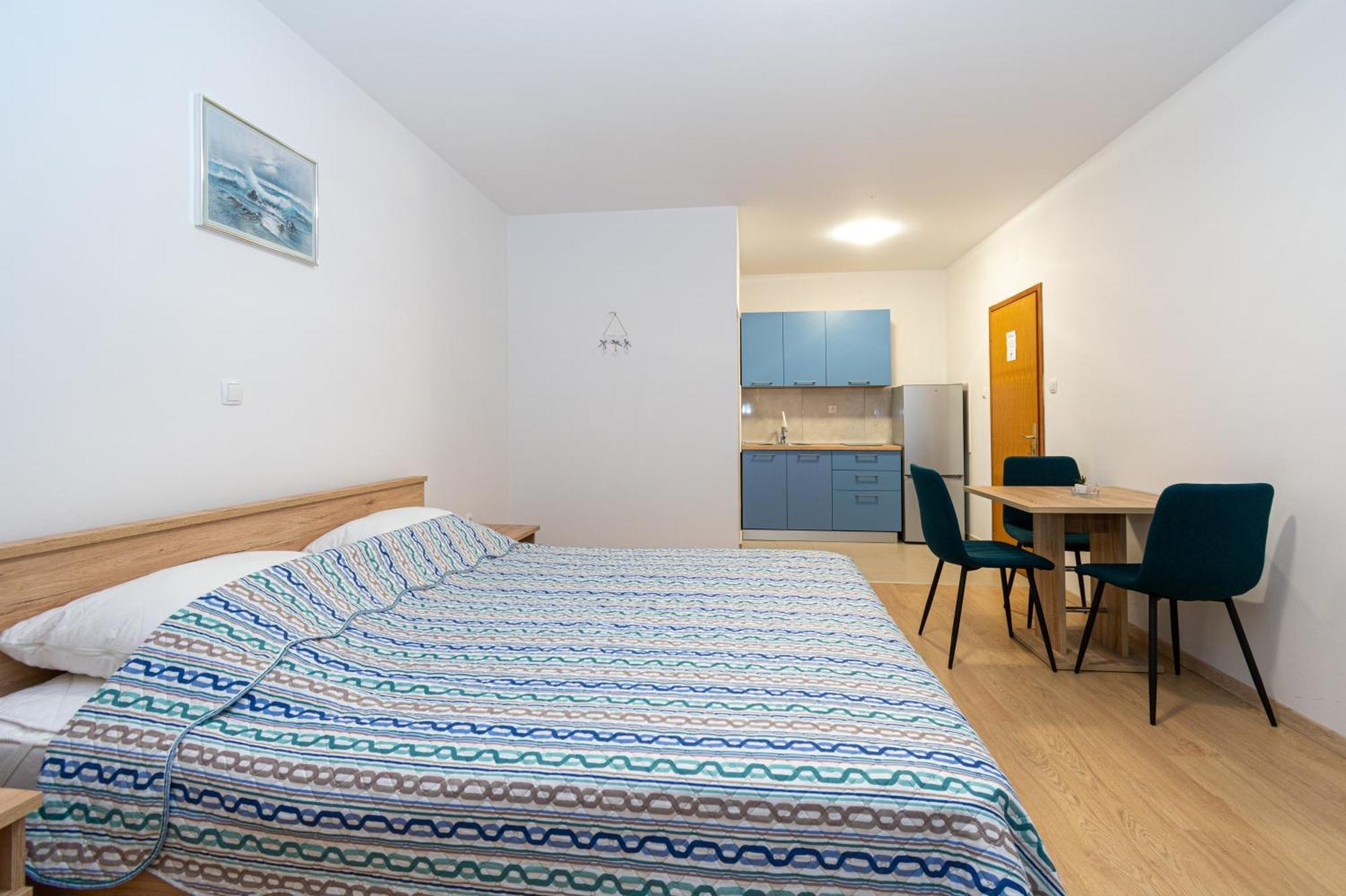 Apartments By The Sea Mandre, Pag - 3084 كولان الغرفة الصورة
